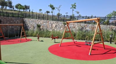 Swing and wooden play area — Elysee