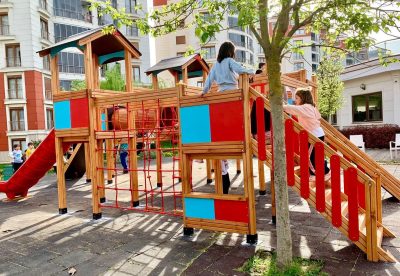 Multi-tower wooden playground — Elysee